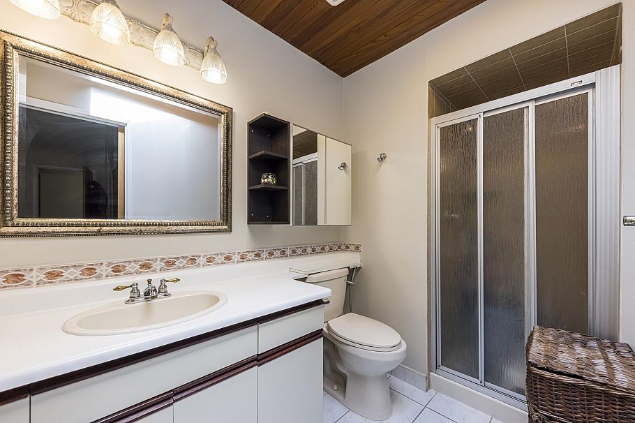 1184 Riverside Drive North Vancouver, BC - 19