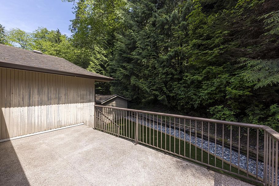 1184 Riverside Drive North Vancouver, BC - 5