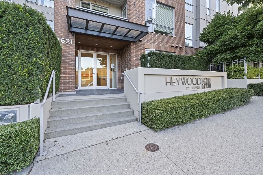 214 1621 Hamilton Avenue North Vancouver, BC - 18