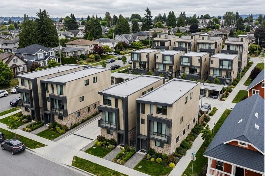 1160 W 54th Avenue Vancouver, BC - 1