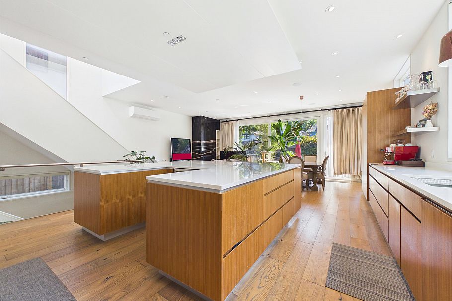 2996 W 11th Avenue Vancouver, BC - 12