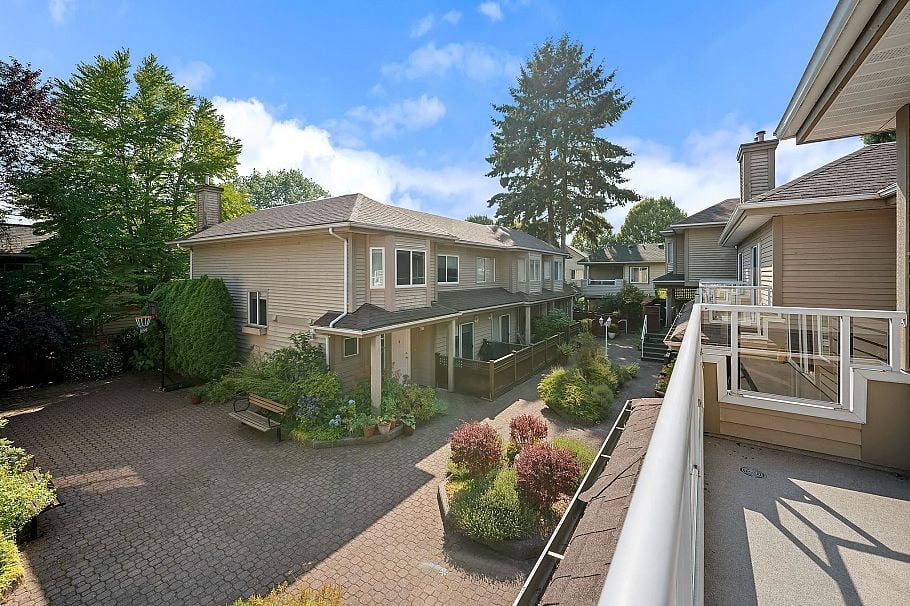 8 815 Tobruck Avenue North Vancouver, BC - 16