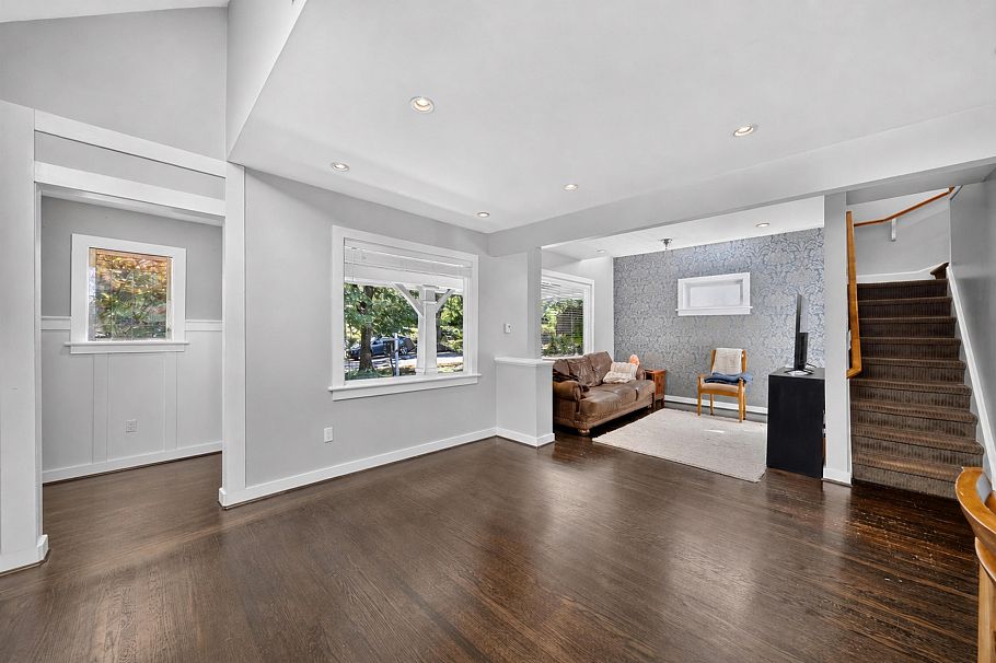 4327 W 12th Avenue Vancouver, BC - 2