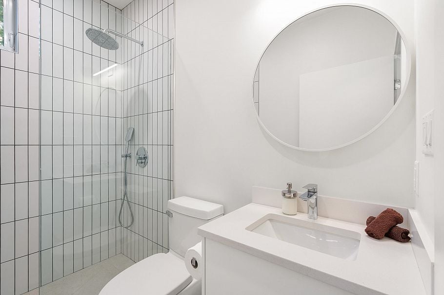 2727 W 14th Avenue Vancouver, BC - 6