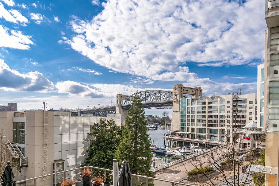 303 1625 Hornby Street Vancouver, BC - 12