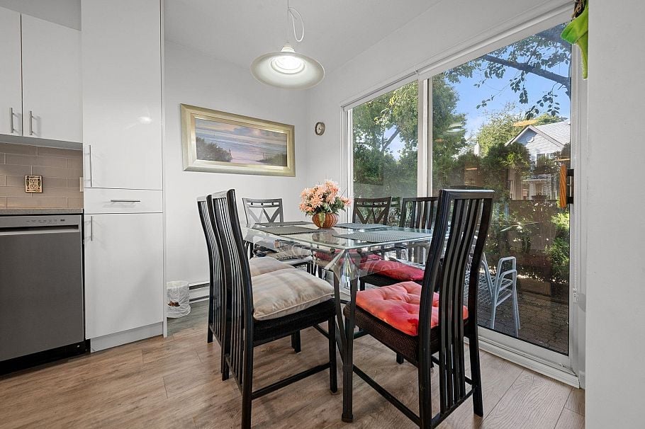 8 815 Tobruck Avenue North Vancouver, BC - 9