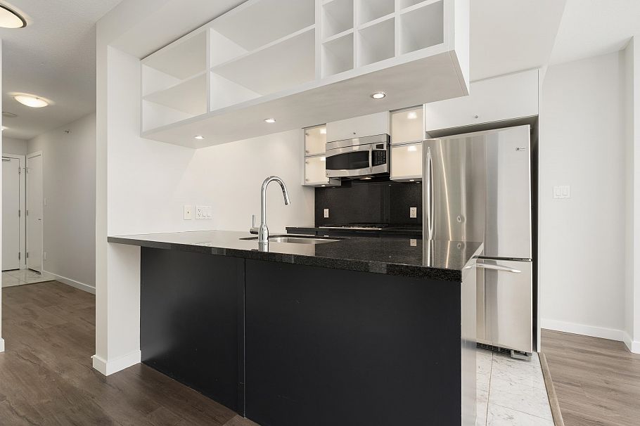 2110 833 Seymour Street Vancouver, BC - 13