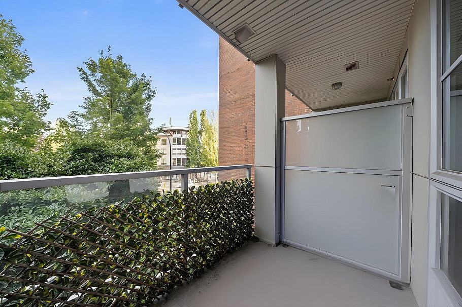 214 1621 Hamilton Avenue North Vancouver, BC - 5
