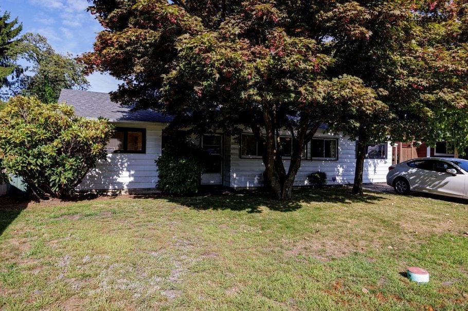 1161 Redwood Street North Vancouver, BC - 1