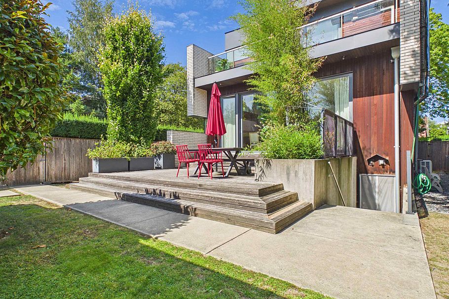 2996 W 11th Avenue Vancouver, BC - 3