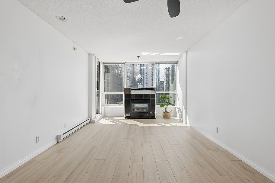 903 1328 W Pender Street Vancouver, BC - 9