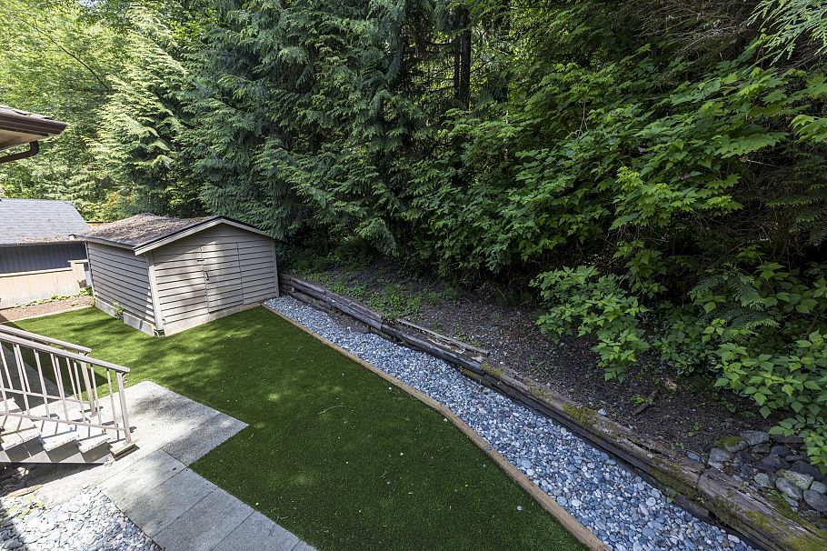 1184 Riverside Drive North Vancouver, BC - 24