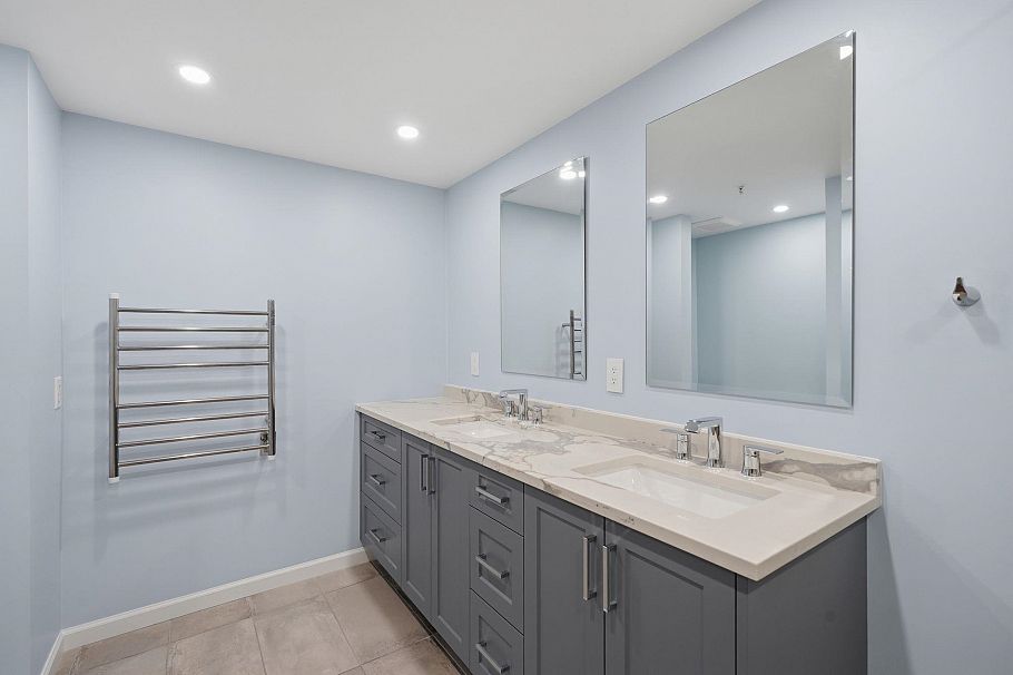 301 3680 Banff Court North Vancouver, BC - 25