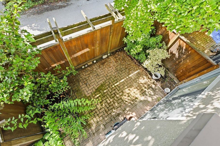 22 2133 St. Georges Avenue North Vancouver, BC - 21