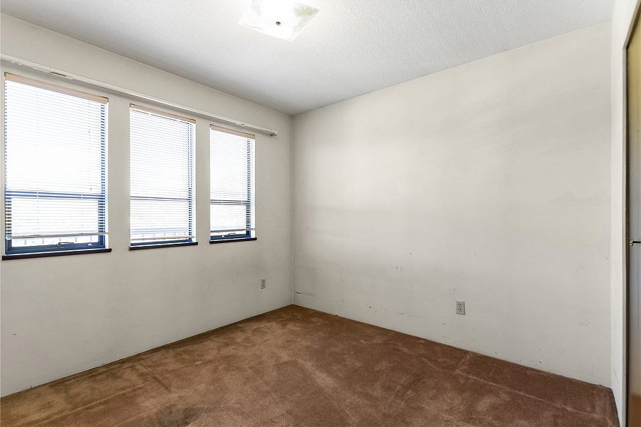 2986 E 3rd Avenue Vancouver, BC - 12