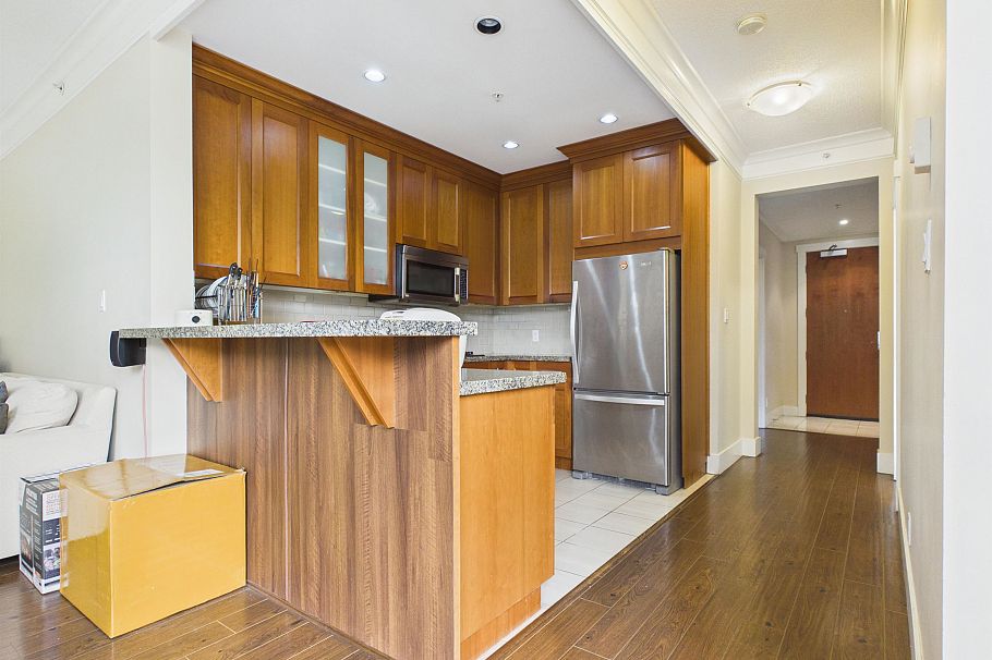 401 4759 Valley Drive Vancouver, BC - 4