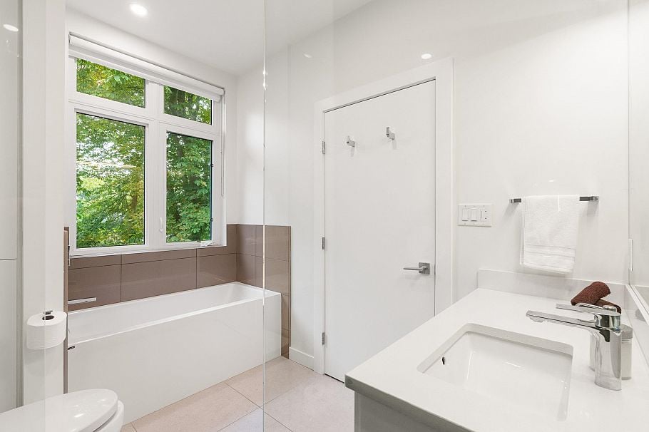 2727 W 14th Avenue Vancouver, BC - 14