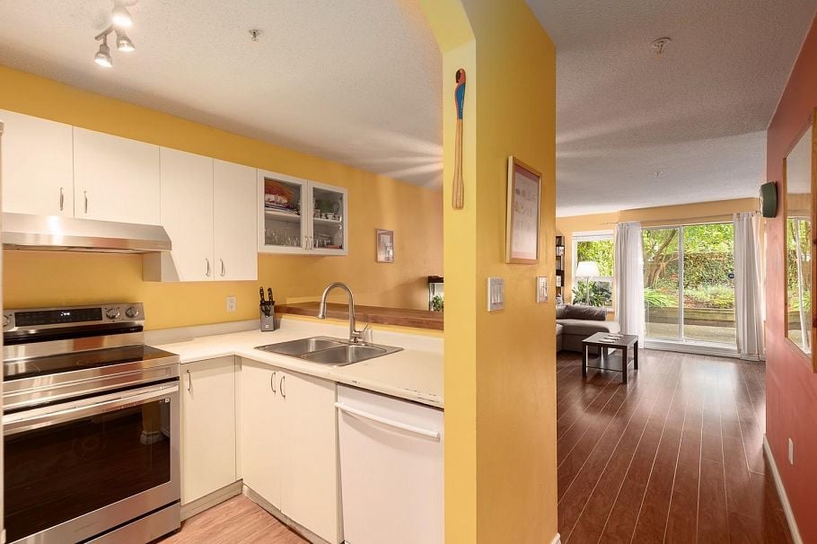 106 876 W 14th Avenue Vancouver, BC - 9