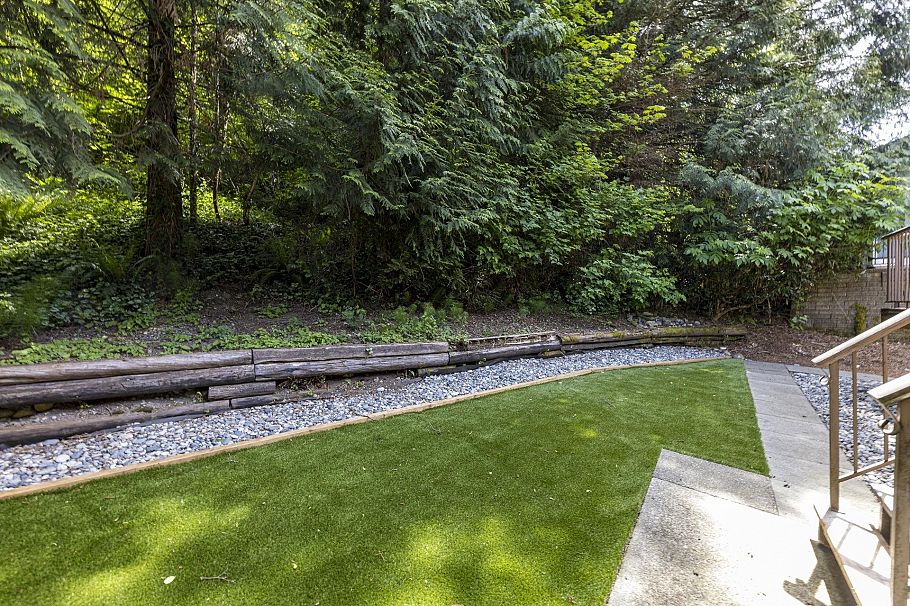 1184 Riverside Drive North Vancouver, BC - 25