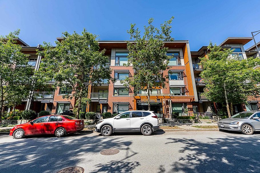 111 3133 Riverwalk Avenue Vancouver, BC - 2