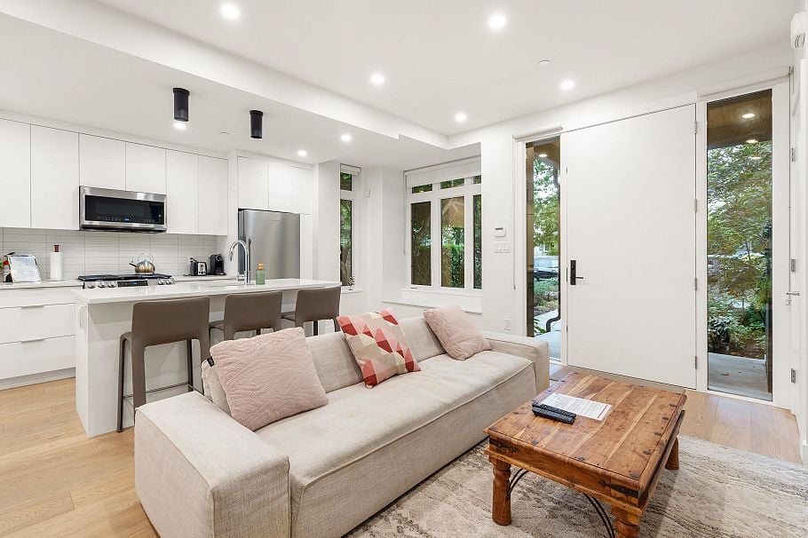 2727 W 14th Avenue Vancouver, BC - 15