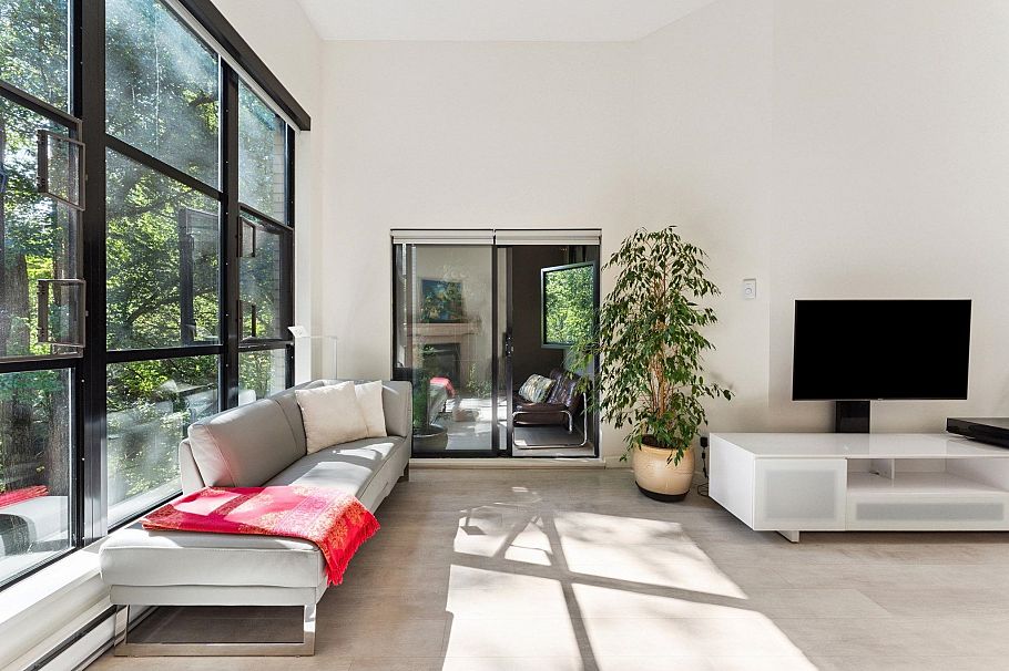 411 2181 W 10th Avenue Vancouver, BC - 1