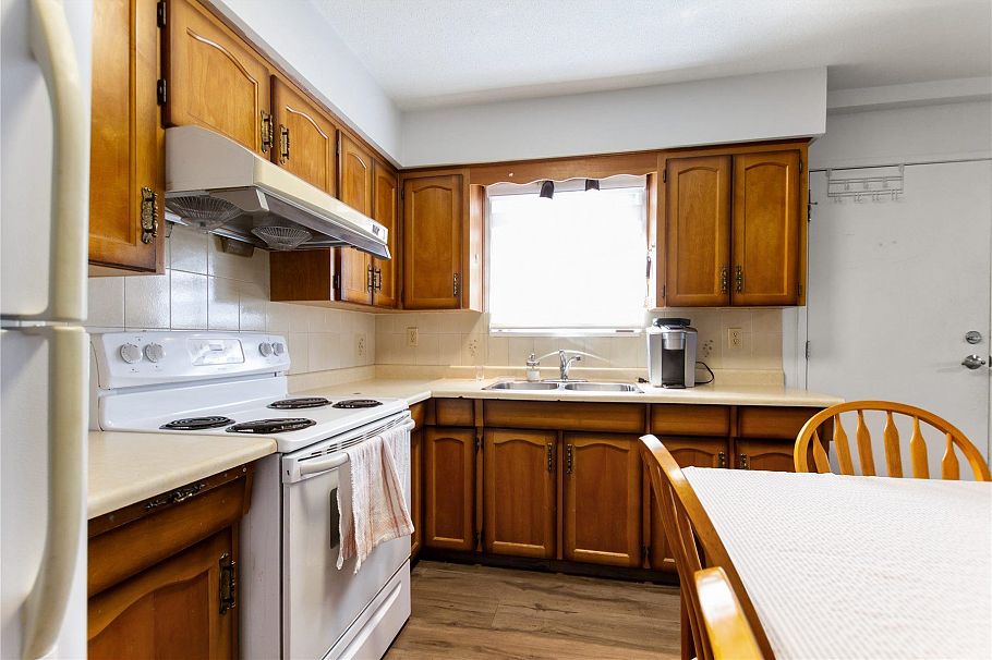 2986 E 3rd Avenue Vancouver, BC - 16