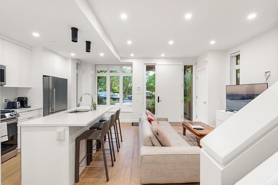 2727 W 14th Avenue Vancouver, BC - 24