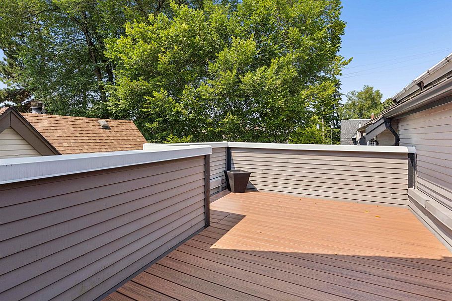 2760 W 2nd Avenue Vancouver, BC - 29