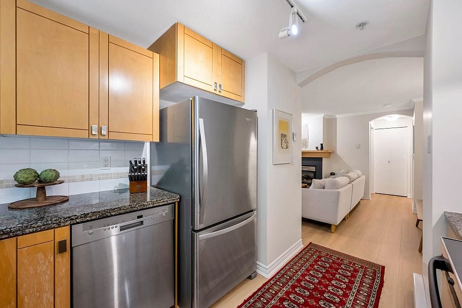 2 1071 Lynn Valley Road North Vancouver, BC - 18