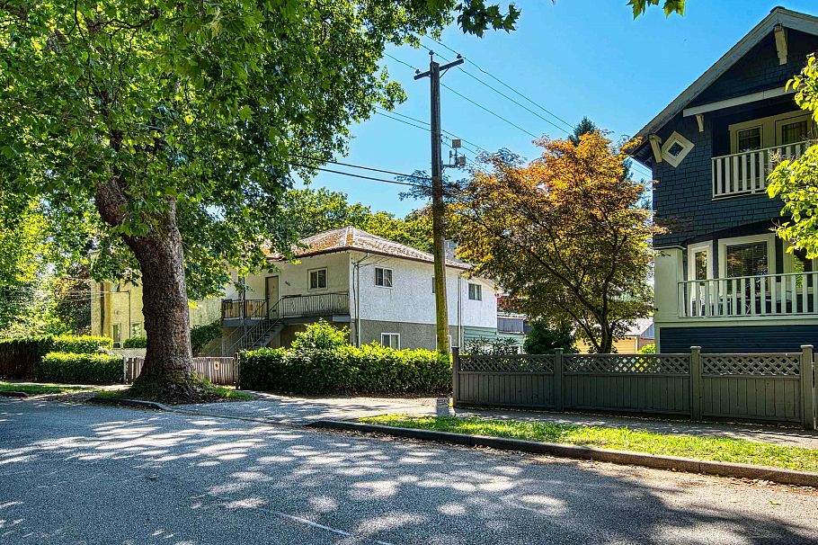 2675 Mackenzie Street Vancouver, BC - 3