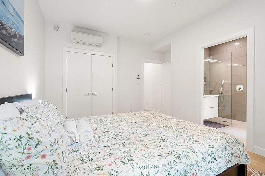 2727 W 14th Avenue Vancouver, BC - 10
