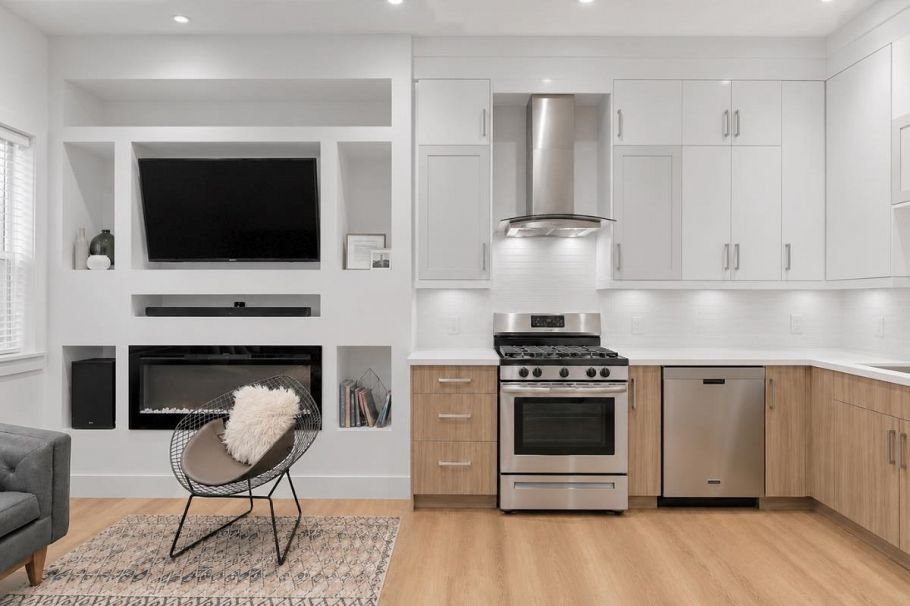 2 1136 E Pender Street Vancouver, BC - 1