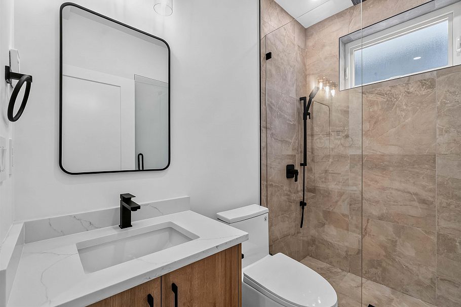 1 3271 E Georgia Street Vancouver, BC - 18
