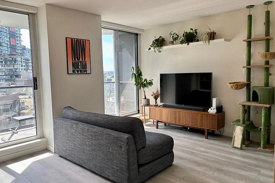 809 1212 Howe Street Vancouver, BC - 4