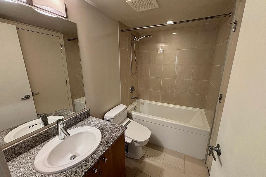 809 1212 Howe Street Vancouver, BC - 12