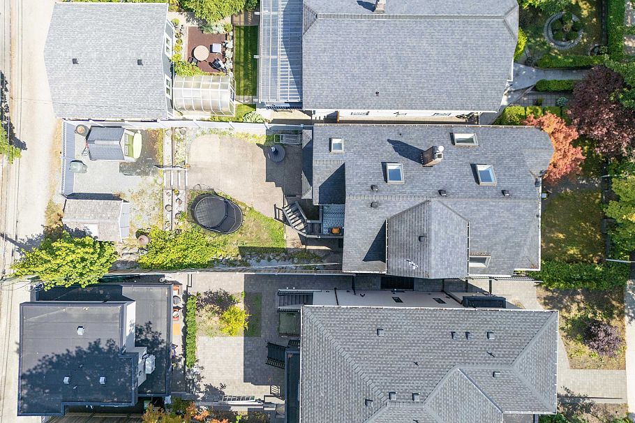4327 W 12th Avenue Vancouver, BC - 22