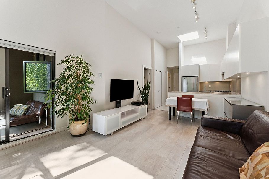 411 2181 W 10th Avenue Vancouver, BC - 3