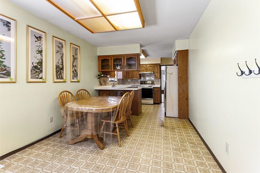 2986 E 3rd Avenue Vancouver, BC - 9