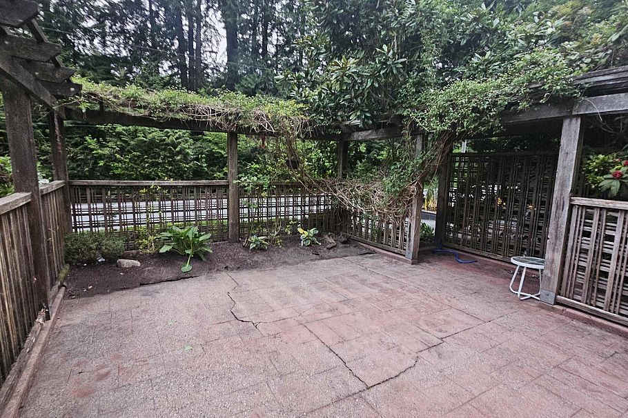 1184 Riverside Drive North Vancouver, BC - 34