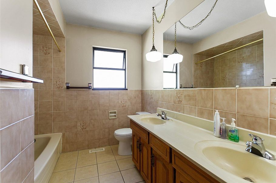2986 E 3rd Avenue Vancouver, BC - 14