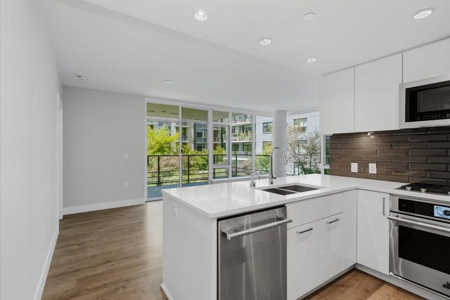 302 8533 River District Crossing Vancouver, BC - 7
