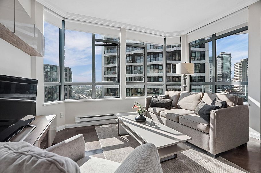 1306 1383 Howe Street Vancouver, BC - 1
