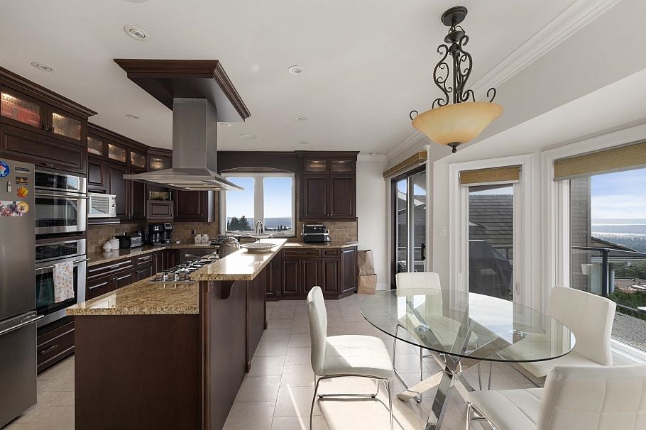 4050 St. Pauls Avenue North Vancouver, BC - 2