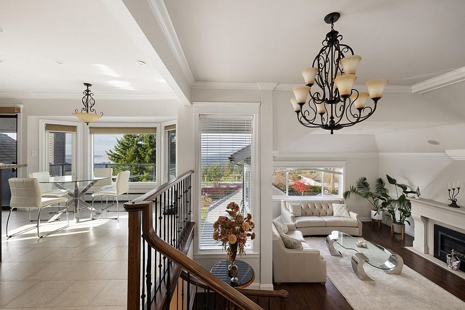 4050 St. Pauls Avenue North Vancouver, BC - 3