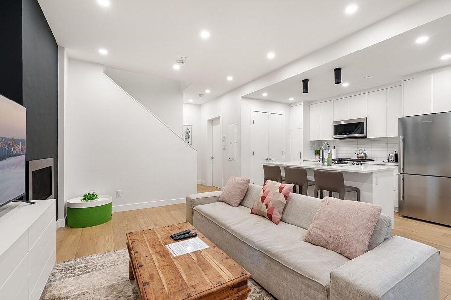 2727 W 14th Avenue Vancouver, BC - 29