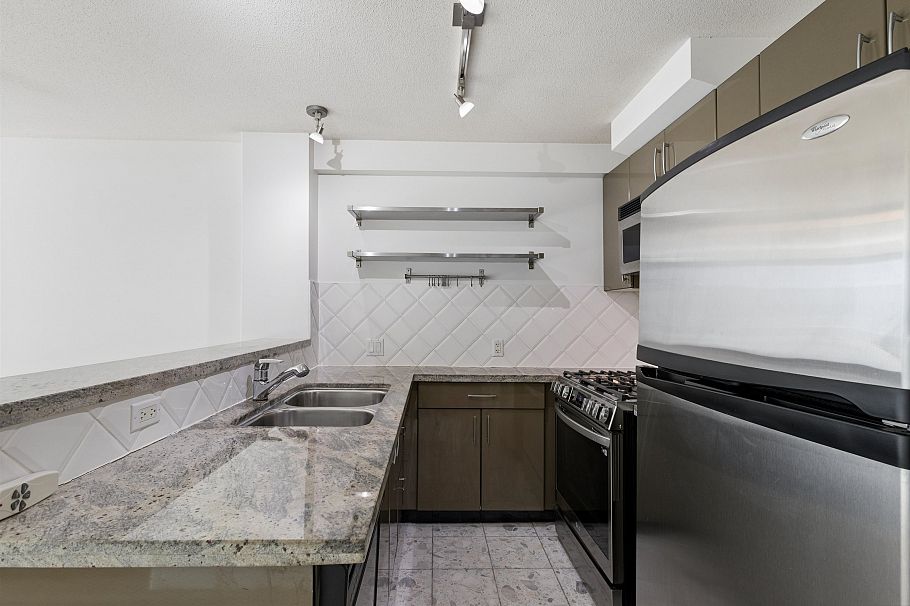 903 1328 W Pender Street Vancouver, BC - 14