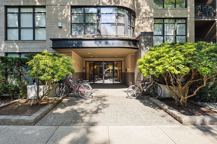 411 2181 W 10th Avenue Vancouver, BC - 18