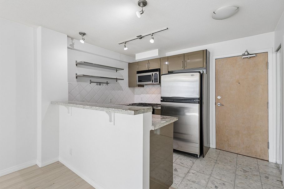 903 1328 W Pender Street Vancouver, BC - 13