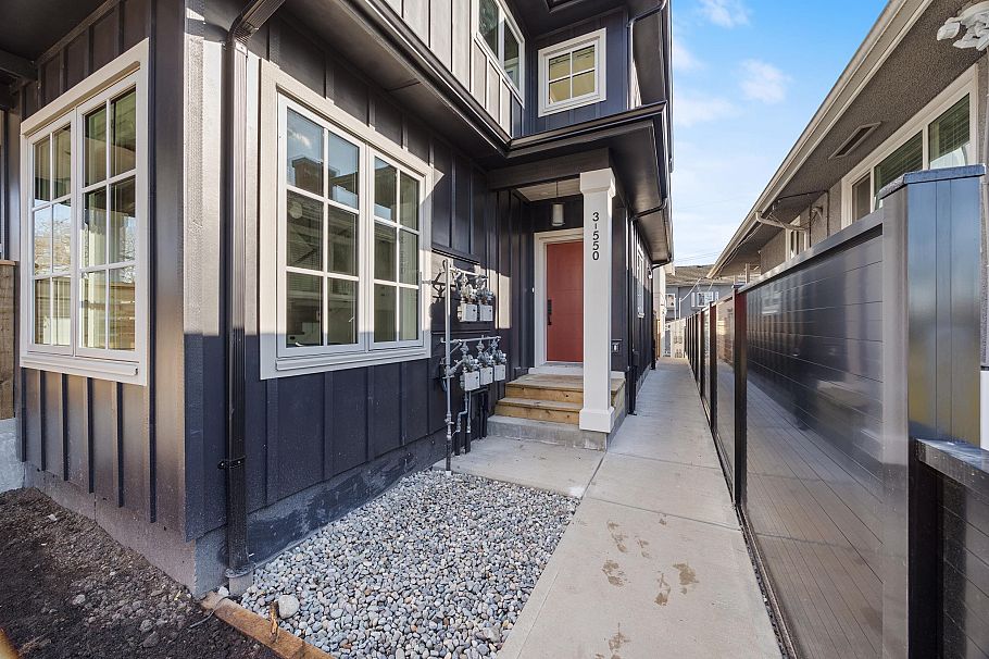3 550 Kaslo Street Vancouver, BC - 2